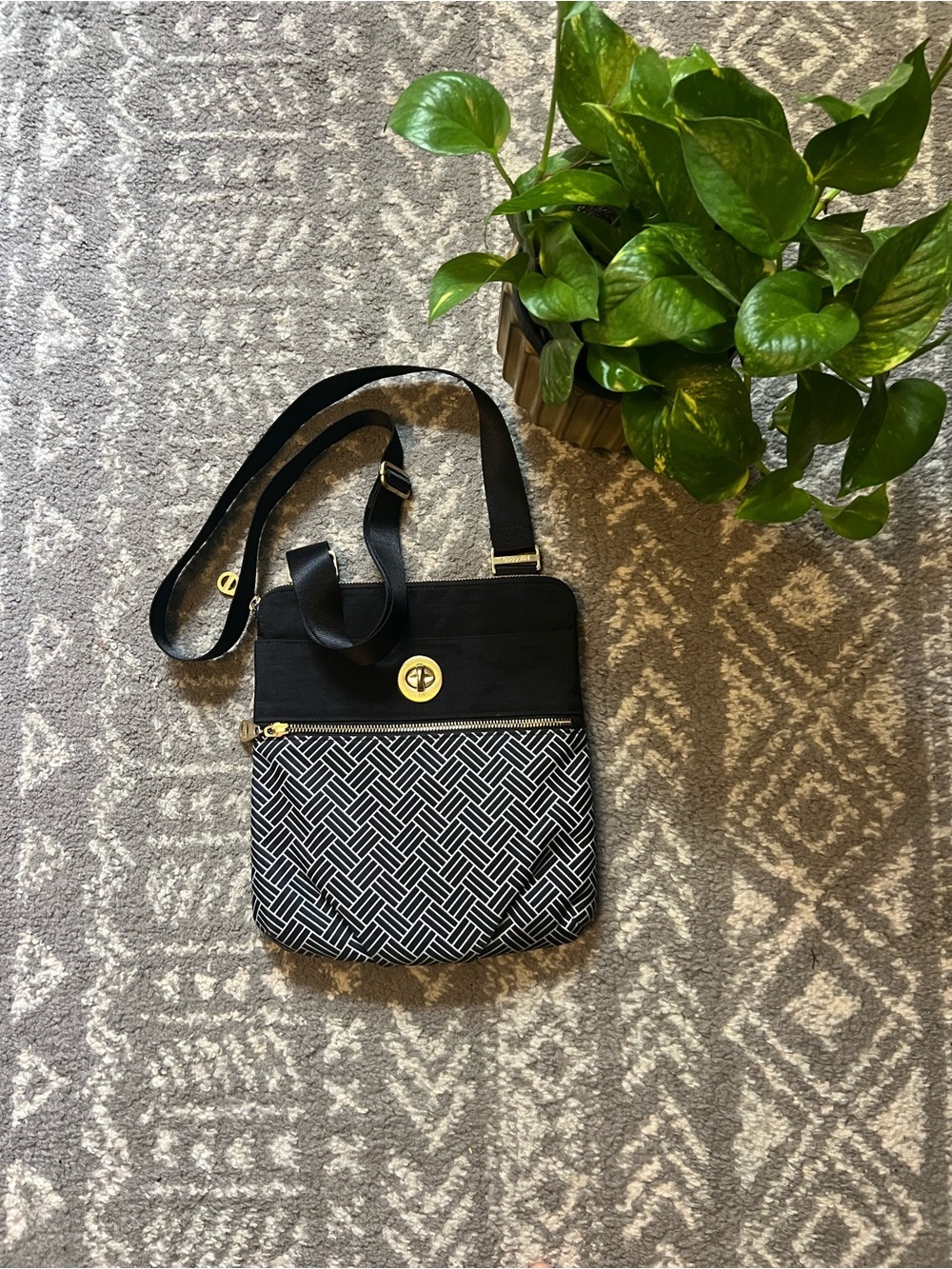 Baggallini Hanover Crossbody bag featuring a distinct geometric pattern and gold